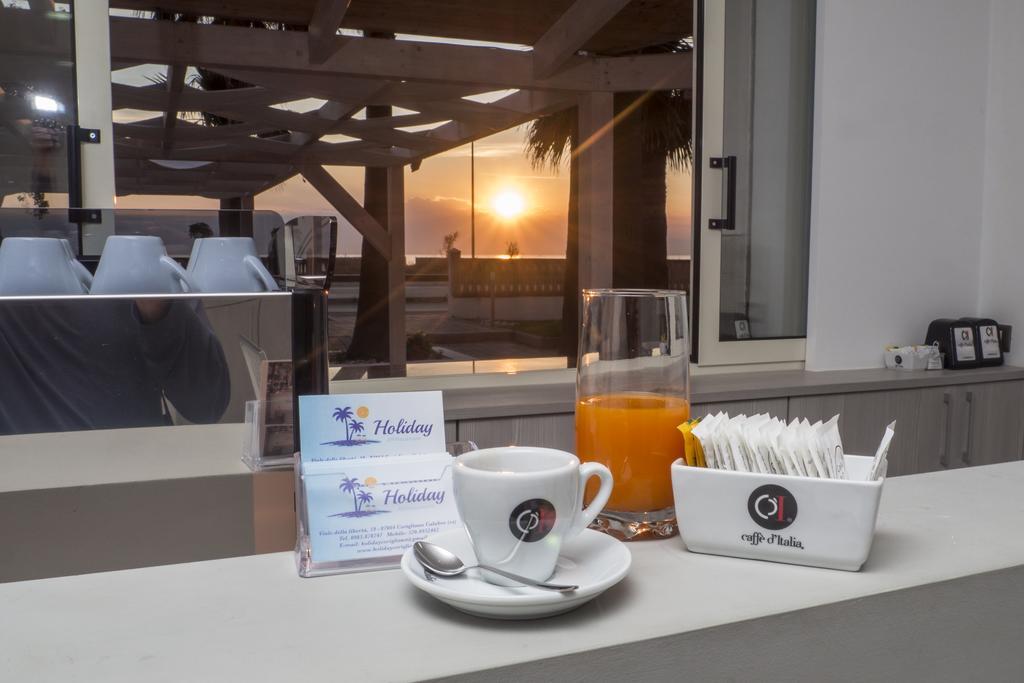 Holiday Affittacamere Corigliano Calabro Bagian luar foto