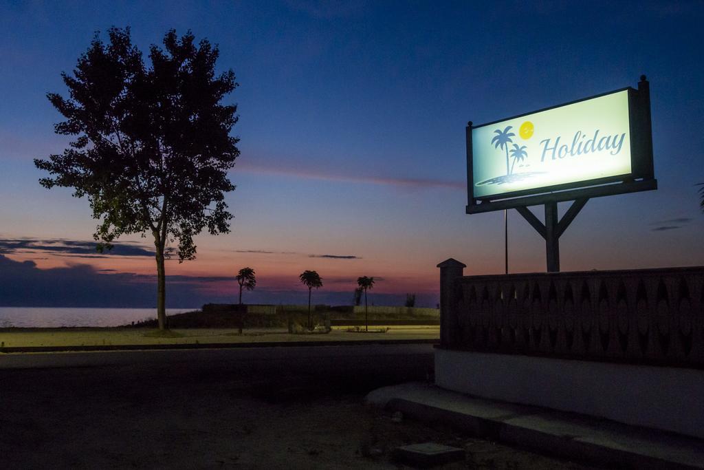 Holiday Affittacamere Corigliano Calabro Bagian luar foto