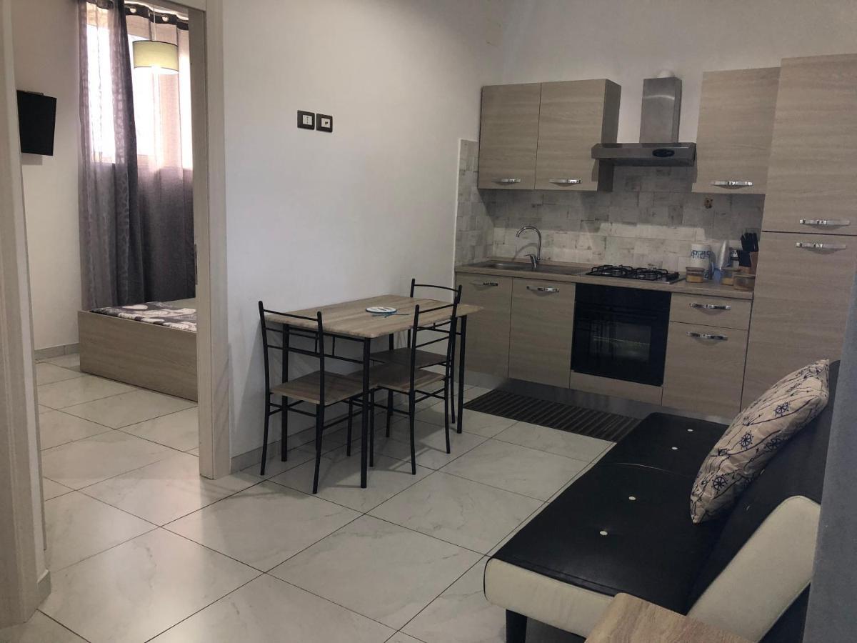 Holiday Affittacamere Corigliano Calabro Bagian luar foto